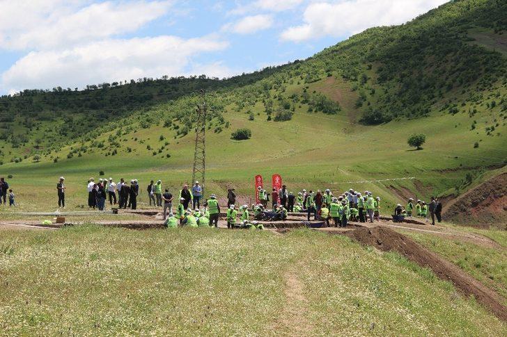 Öğrenciler, arkeolojik kazıya katıldı G4