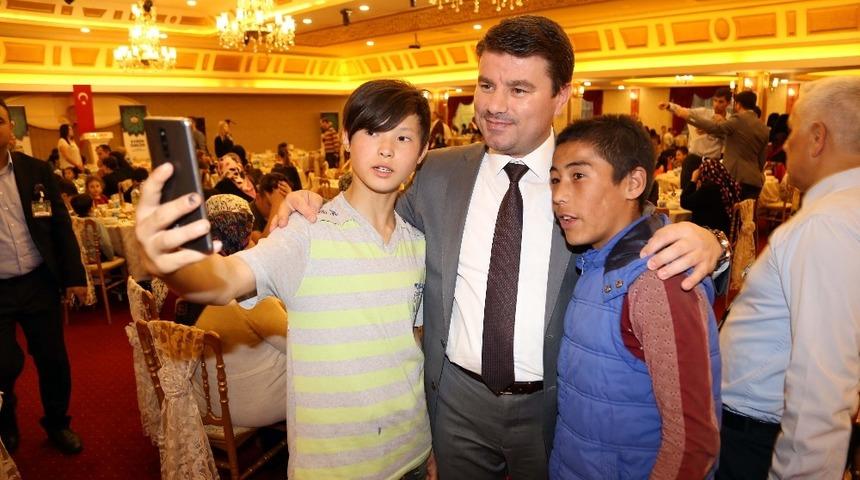 Aksaray Belediyesinden yetim &ccedil;ocuklar ve ailelerine iftar