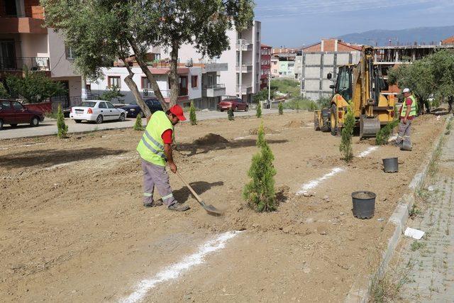 Turgutlu’nun dört bir yanı yeşilleniyor