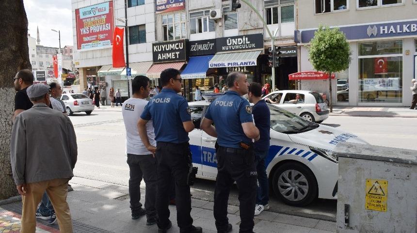 Otomobilin &ccedil;arptığı &ccedil;ocuk yaralandı