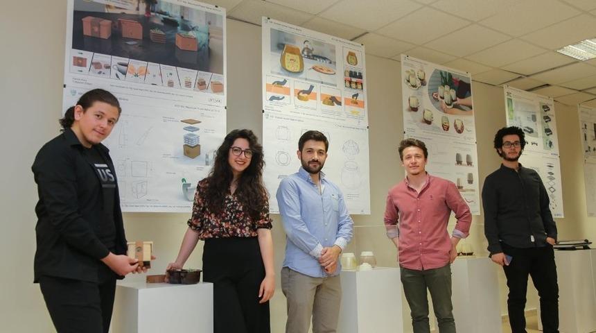 End&uuml;stri &Uuml;r&uuml;nleri Tasarımı B&ouml;l&uuml;m&uuml;n&uuml;n mezuniyet sergisi a&ccedil;ıldı