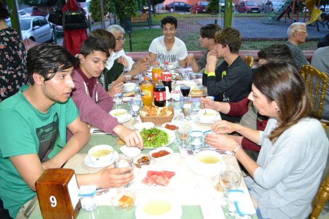 İkinci Bahar iftar yemeği