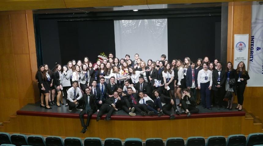 Onur Ateş Anadolu Lisesi’nde uluslararası uygulama