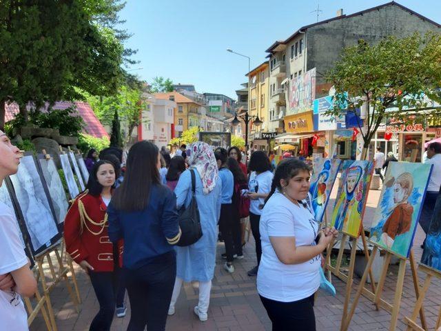 Liselerin yılsonu etkinlikleri ilgi gördü