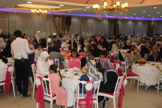 Van’da yetimler için iftar programı düzenlendi