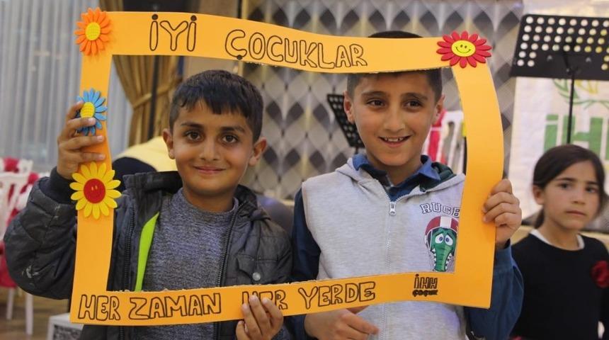 Van&rsquo;da yetimler i&ccedil;in iftar programı d&uuml;zenlendi