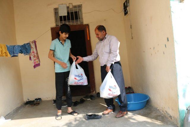 İş adamı kardeşlerden 200 aileye Ramazan yardımı