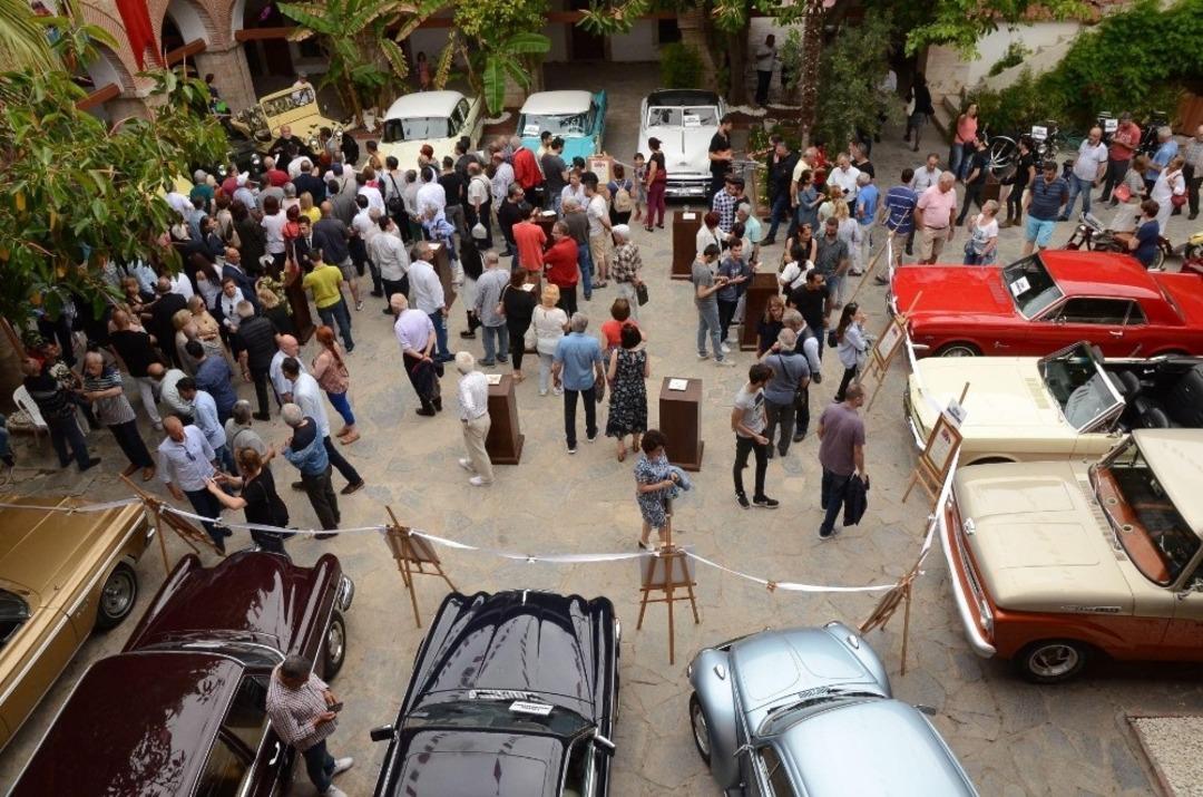 Kervansaray&rsquo;da klasik otomobil, motosiklet ve antika soba sergisi a&ccedil;ıldı