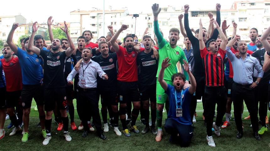 TFF 2. Lig play-off finalinde Fatih Karagümrük ile Sakaryaspor karşılaşacak