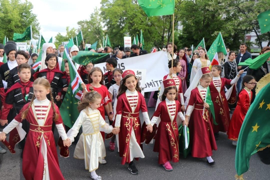 &Ccedil;erkes Soykırımı ve s&uuml;rg&uuml;n&uuml;n&uuml;n 155. yılı