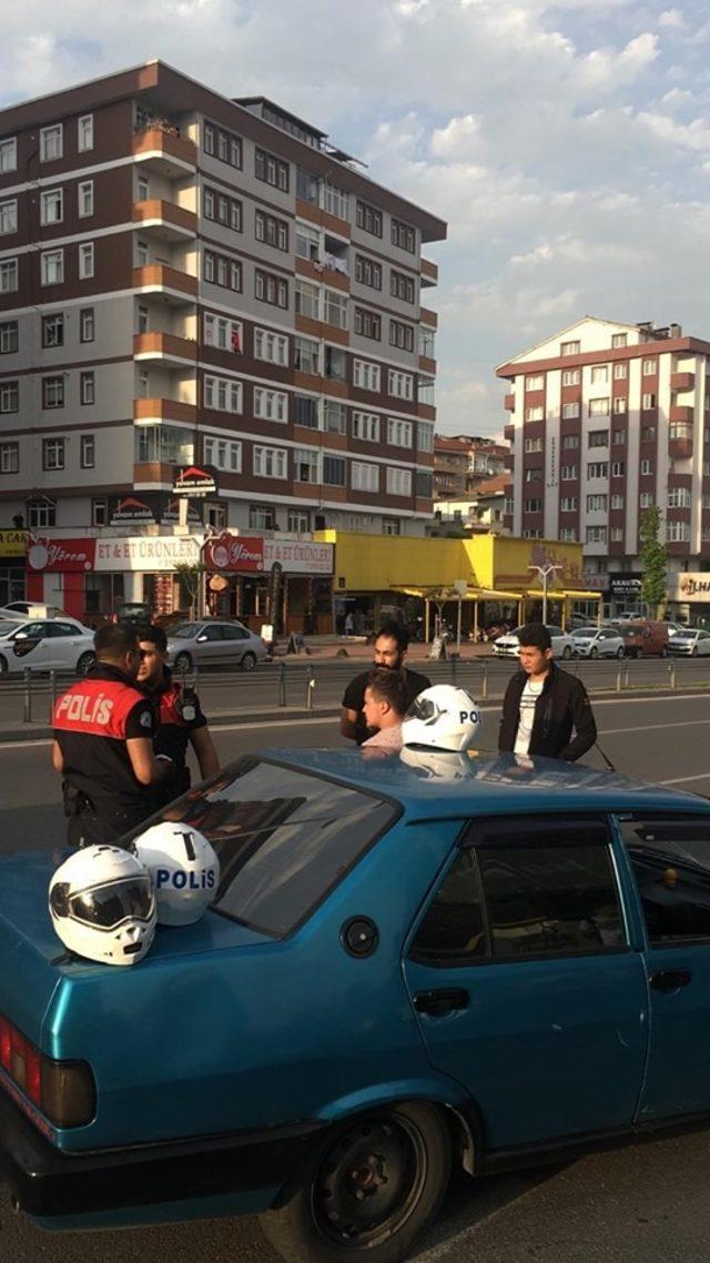 Ehliyetsiz sürücü Yunus ekibine çarptı, 2 polis yaralandı