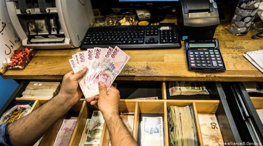 Türkiye'de doların yükselişi sürüyor