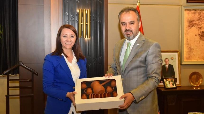 İlk Bağımsız Kadın Belediye Başkanı&rsquo;ndan Bursa B&uuml;y&uuml;kşehir Belediye Başkanı&rsquo;na Ziyaret