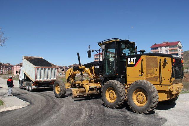 Bitlis Belediyesinden yol asfaltlama çalışması