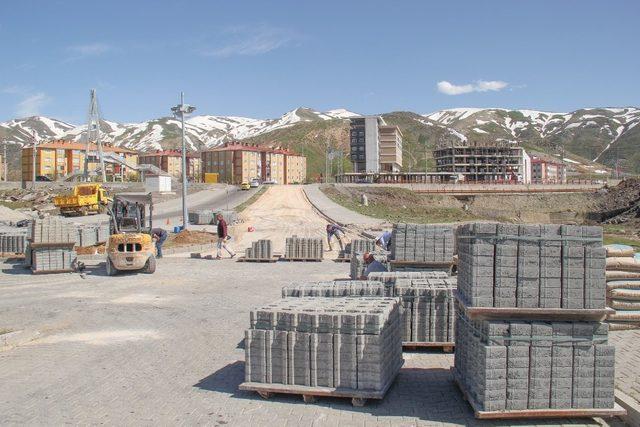 Bitlis Belediyesinin parke yenilme çalışması