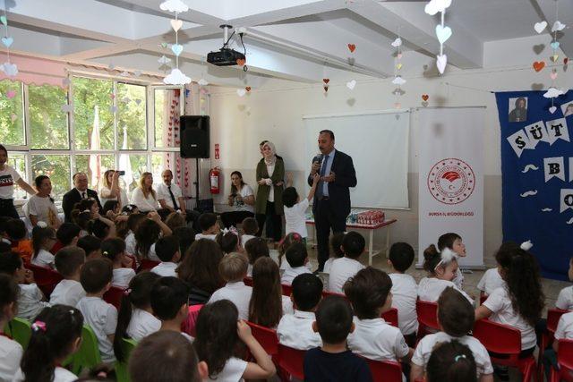 Dünya Süt Günü’nde çocuklara süt dağıtıldı