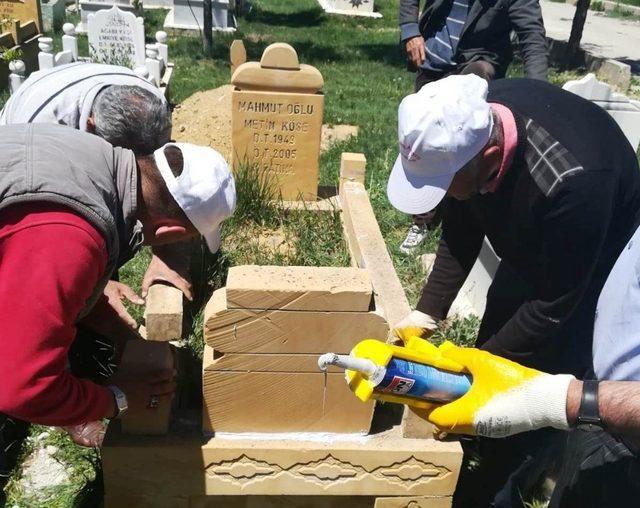 Bayburt Belediyesi mezarlıkları bakıma aldı