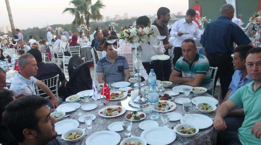 Sanibey barajı ve HES &ccedil;alışanlarına iftar