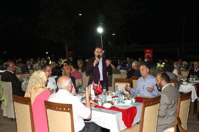 Polisevinde şehit ve gazi aileleri onuruna iftar yemeği düzenlendi