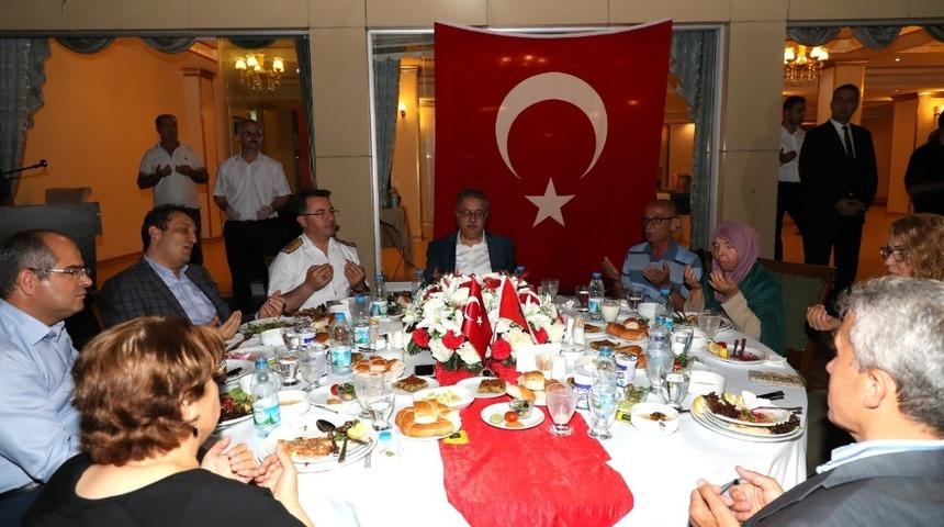 Polisevinde şehit ve gazi aileleri onuruna iftar yemeği düzenlendi