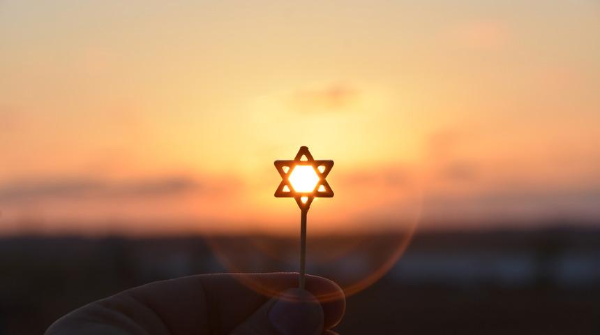 Ortodoks Yahudi'nin oğlu porno yıldızı oldu