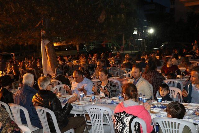 Mahalle iftarları Emek Mahallesi ile devam etti