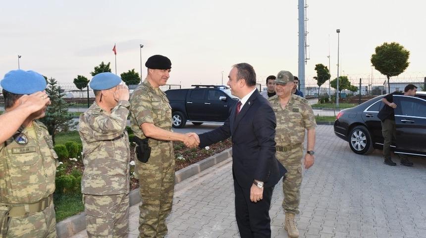 Vali Soytürk Mehmetçikler ile iftarda bir araya geldi