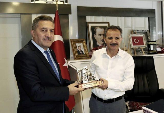 TP Bölge Müdürü Aslandere Başkan Kılıç ile bir araya geldi 1