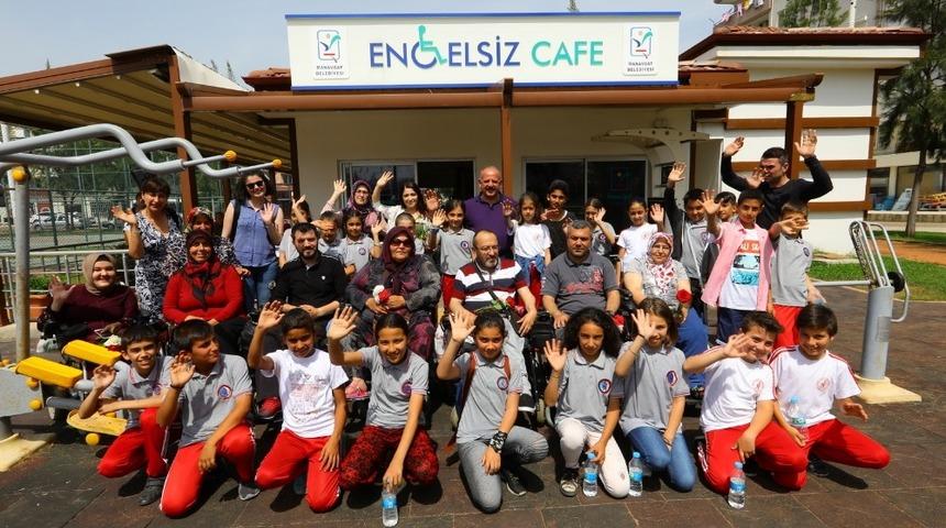 Minik &ouml;ğrencilerden engelsiz buluşma