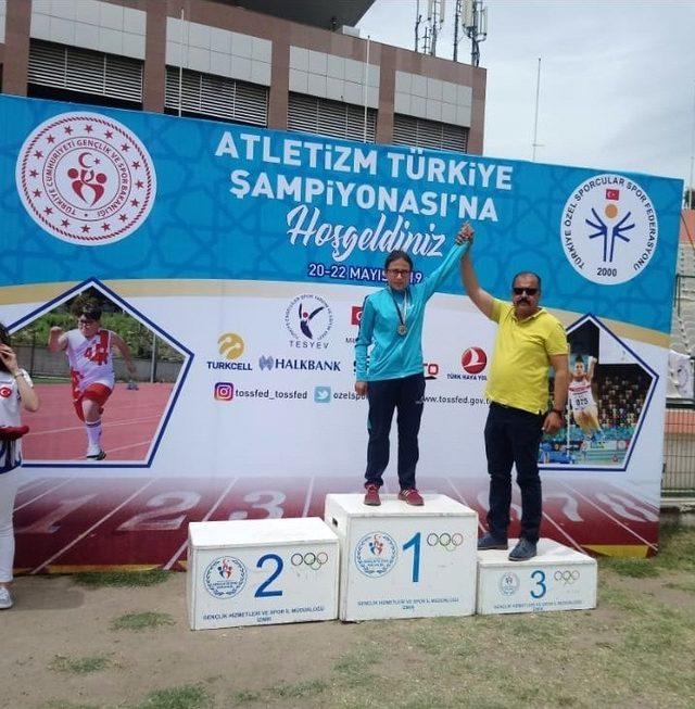 Burhaniye’de özel sporcular Türkiye Şampiyonu oldu