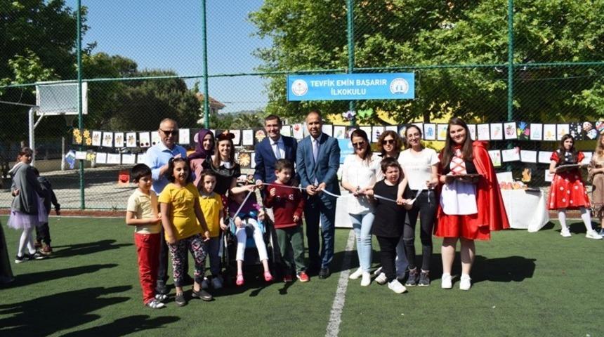 Biga’da özel eğitim öğrencileri çalışmalarını sergiledi