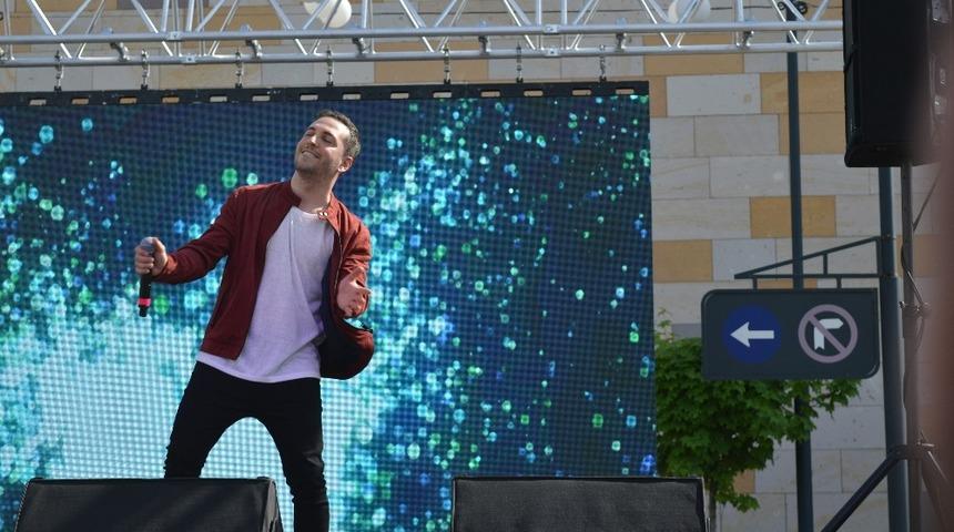 Oğuzhan Koç Lüleburgaz’da hayranlarıyla buluştu