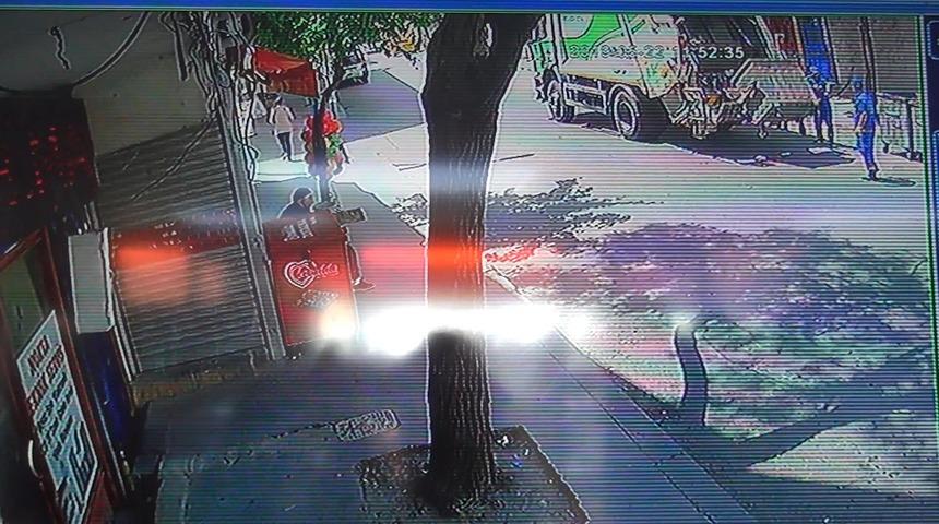 Esenyurt'ta çöp kamyonu hamile kadına çarptı