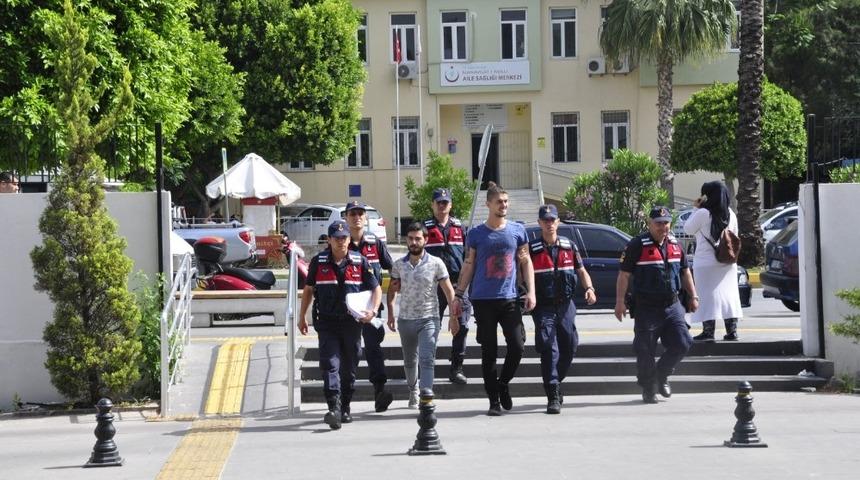 Bilgisayar kasasına uyuşturucu sakladılar