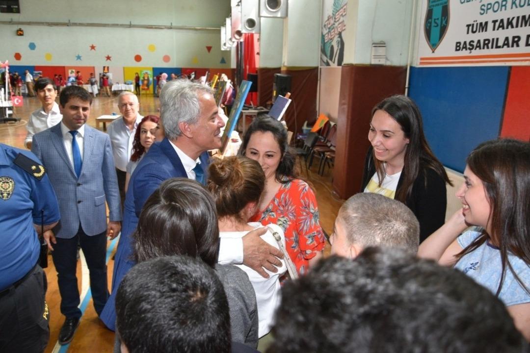 Susurluklu &ouml;ğrencilerden yıl sonu sergisi