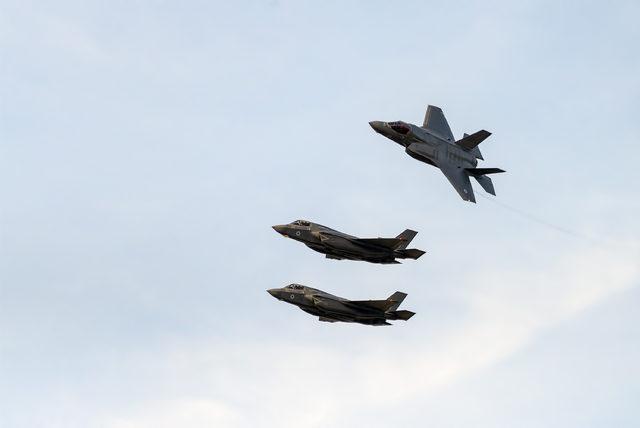 İngiltere Hava Kuvvetleri'ne ait F-35 savaş uçakları Kıbrıs’a indi