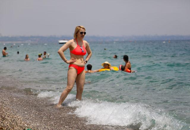 Antalya'da mayıs ayında 5 metrelik karla mücadele (2)