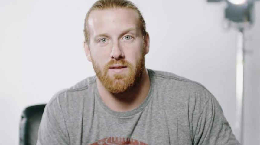 &Uuml;nl&uuml; sporcu u&ccedil;akta g&ouml;r&uuml;p vurulduğu kadını arıyor