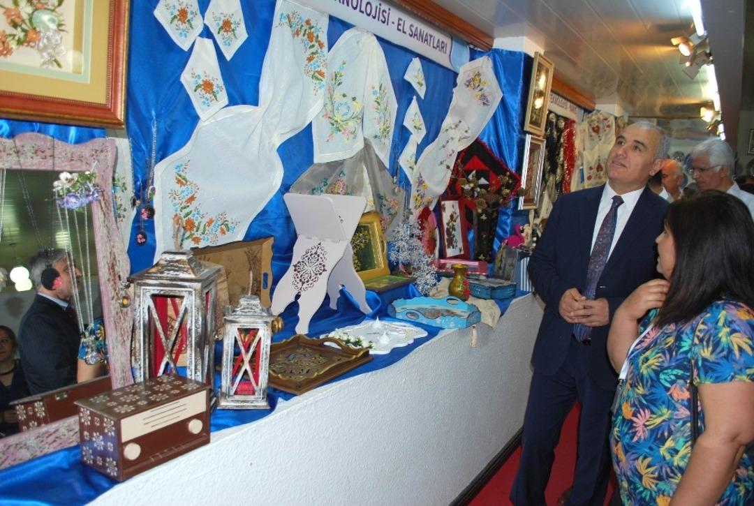 El emeği g&ouml;z nuru eserler g&ouml;r&uuml;c&uuml;ye &ccedil;ıktı