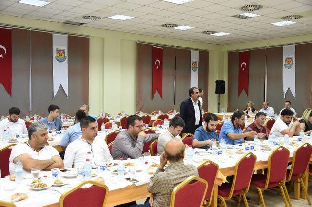 Başkan Bozdoğan, basın mensuplarıyla iftarda buluştu