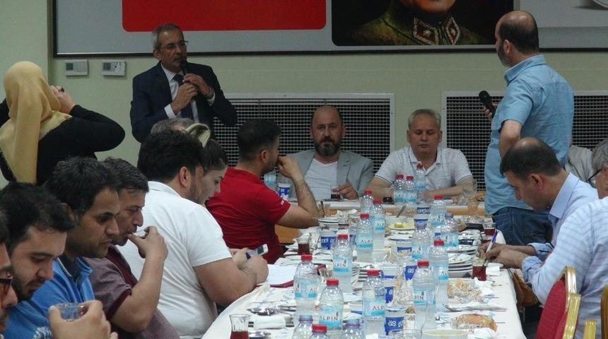 Başkan Bozdoğan, basın mensuplarıyla iftarda buluştu