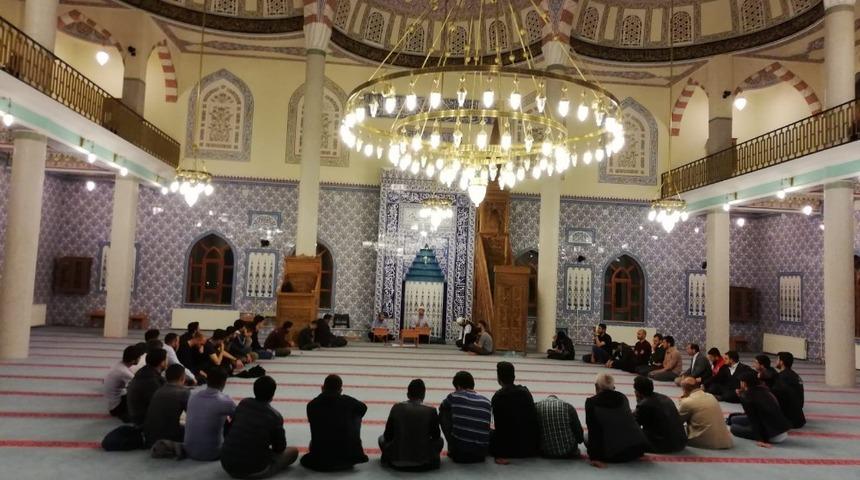 Van&rsquo;da &uuml;niversite gen&ccedil;leriyle sahur buluşması