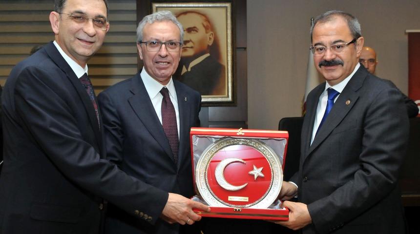 Adnan Bali: Kredi, öz kaynağımızdan yiyorsa kullanılamaz
