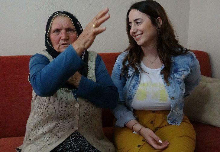  Yavru köpekle otobüse bindi, sosyal medyada olay yarattı G1