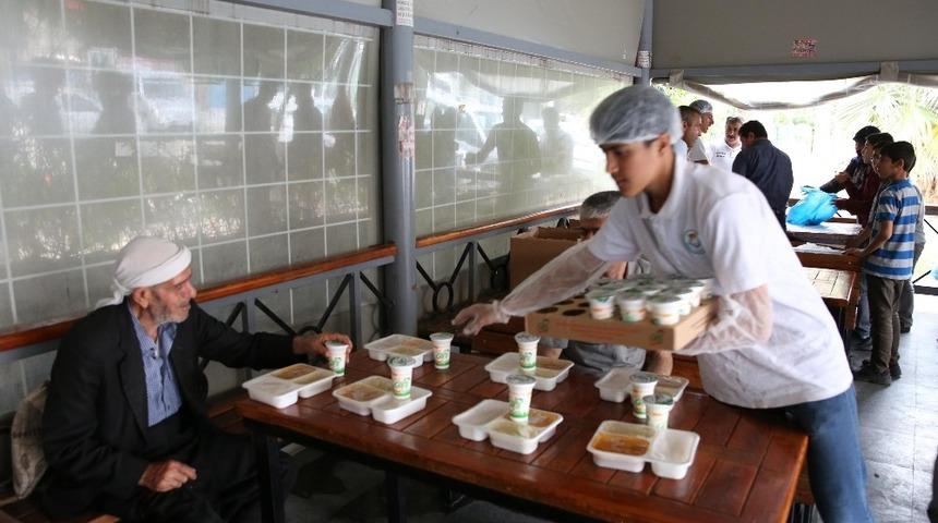 Canpolat&rsquo;tan hasta yakınlarına iftar ikramı