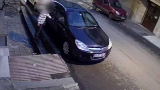 Fatih'te otomobillerden hırsızlık yapan şüpheli kamerada
