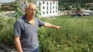 Mahalleli ne yapacağını şaşırdı! Ne evden çıkabiliyorlar ne de pencereleri açabiliyorlar