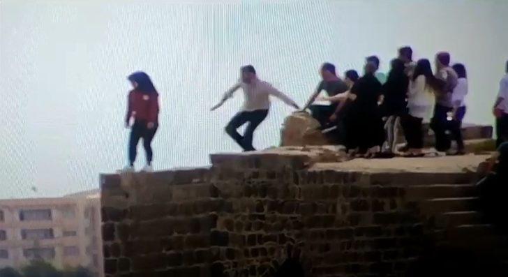 Surlardan intihara kalkışan genç kızı polis son anda kurtardı G1