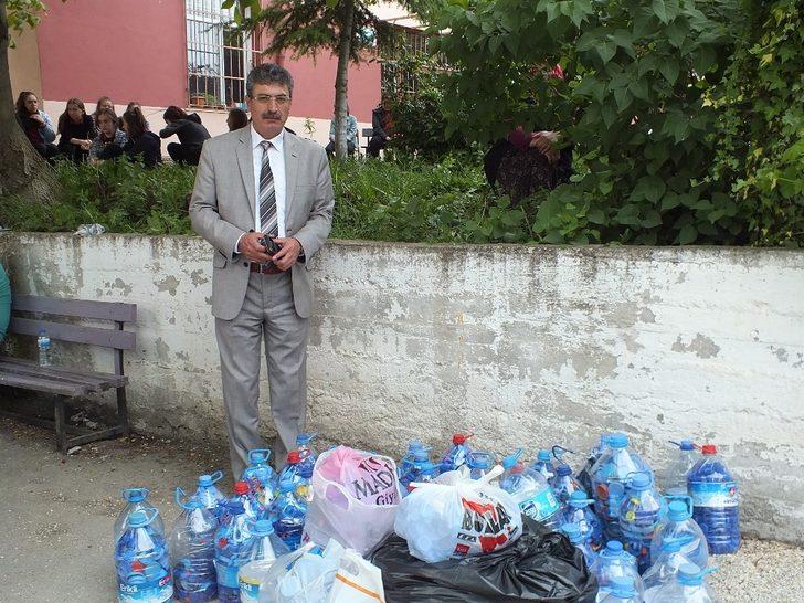 Mavi kapaklar tekerlekli sandalyeye dönüştü G4