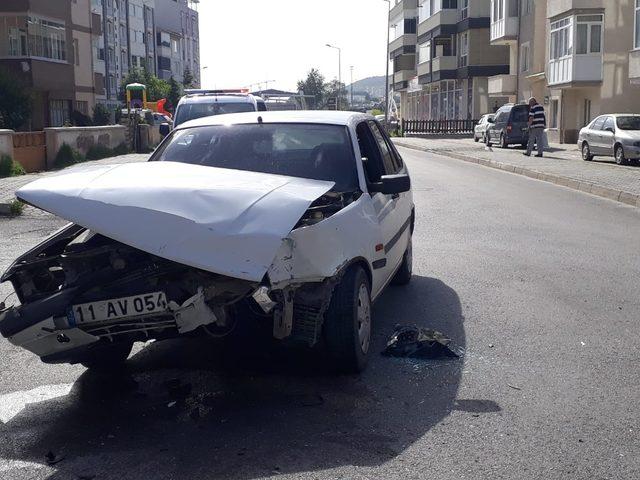 Bozüyük’te iki otomobil çarpıştı; 1 yaralı